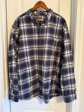 Men's Eddie Bauer Navy and White Plaid 100% cotton flannel Button-Up Shirt